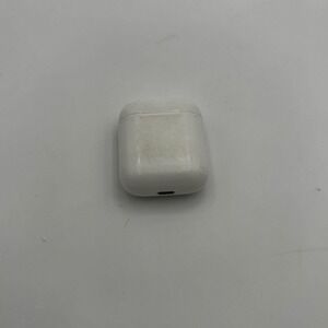 Apple AirPods Wireless Charging Case Unisex‎ OS White Good A1938 Replacement